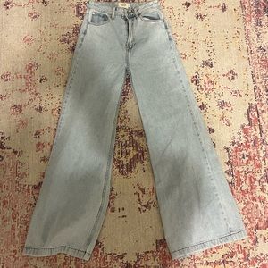GHANDA LIGHT WASH JEANS